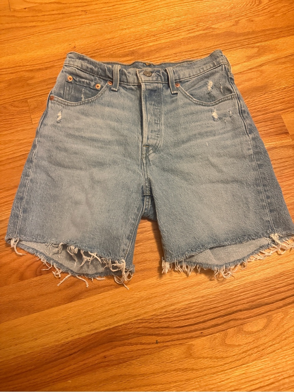 Levi’s denim shorts size 25
